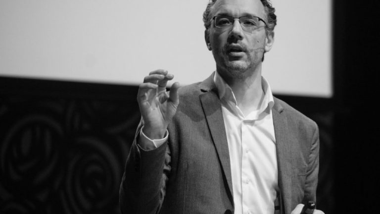 Dimitri Tokmetzis